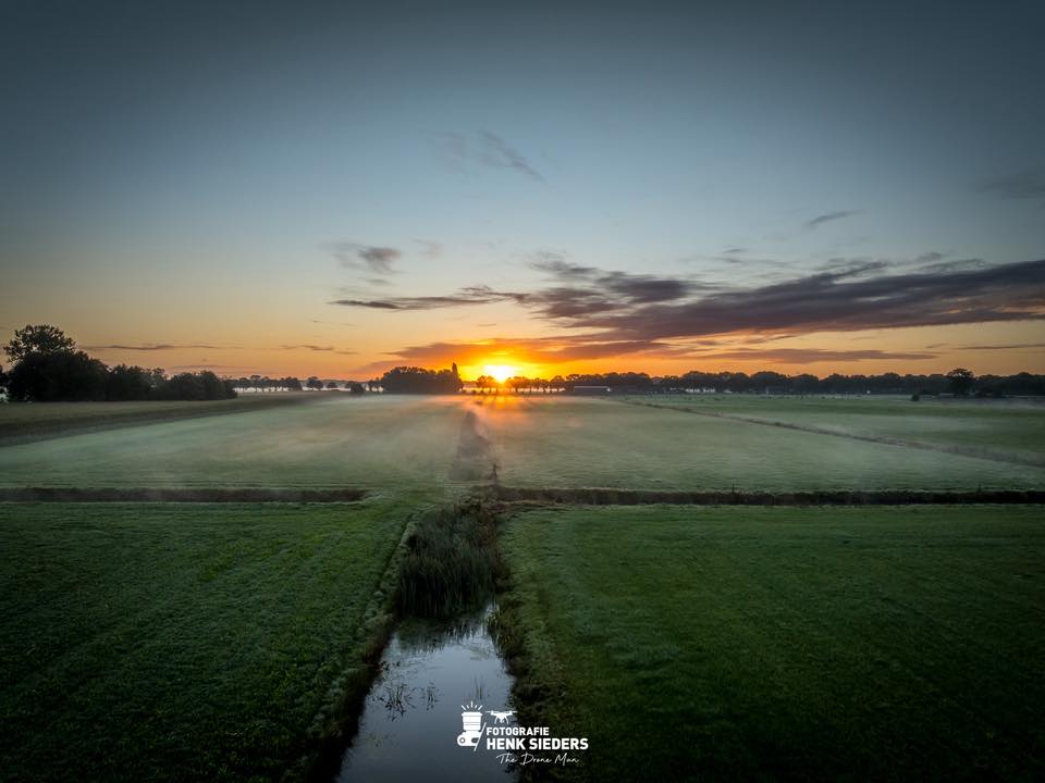 Zomerochtend in de polder, weerfoto door Henk Sieders (augustus)